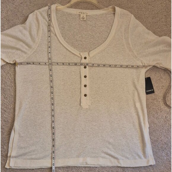 Torrid Festi LInen Blend Relaxed Fit Short Sleeve Scoop Neck Henley Top NWT - Picture 8 of 8